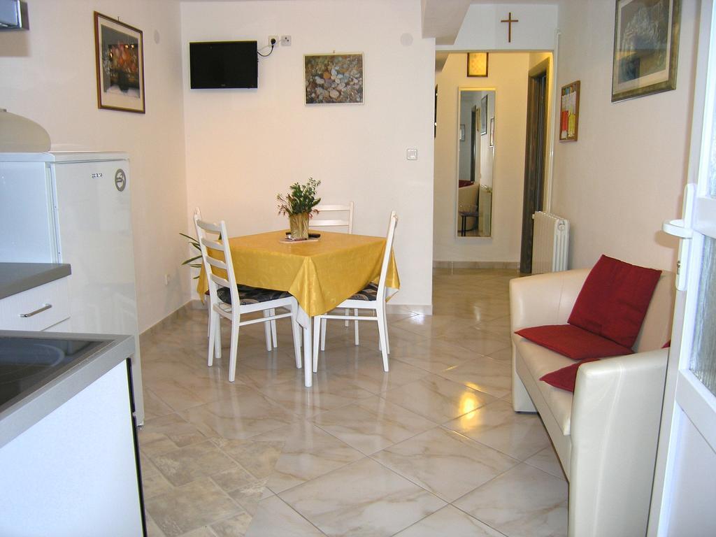 Apartment Martina Krk Town Εξωτερικό φωτογραφία