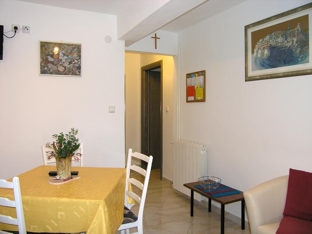 Apartment Martina Krk Town Εξωτερικό φωτογραφία